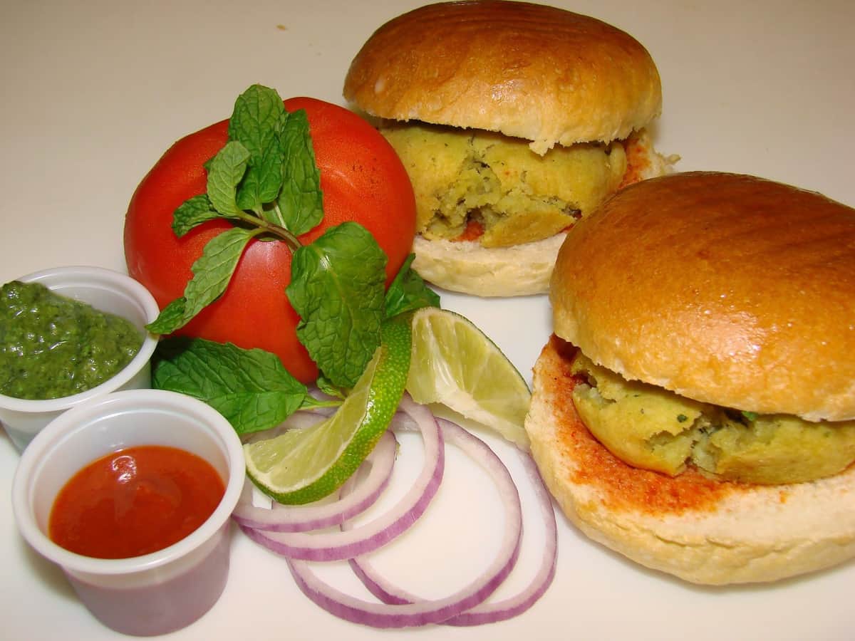 Vada Pav (2 pcs)